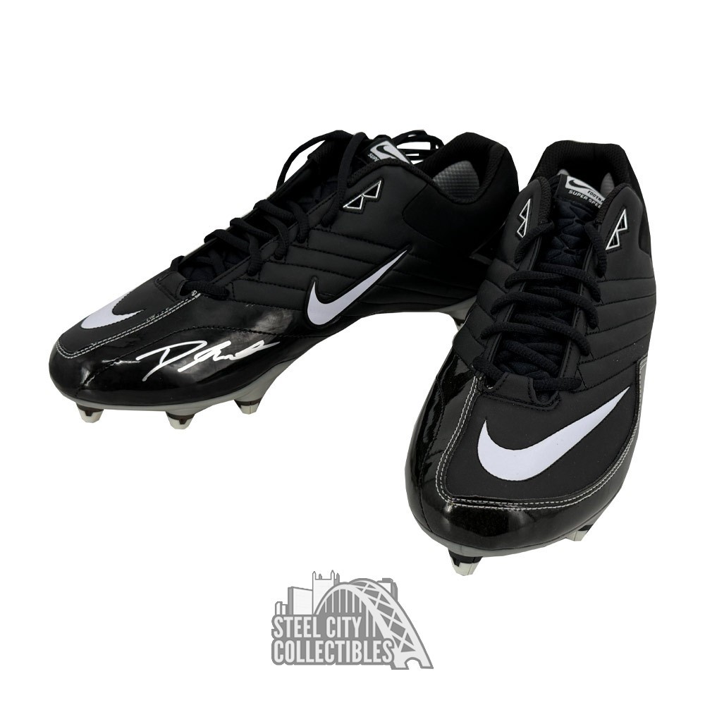 D'Andre Swift Autographed Nike Super Speed Football Cleats