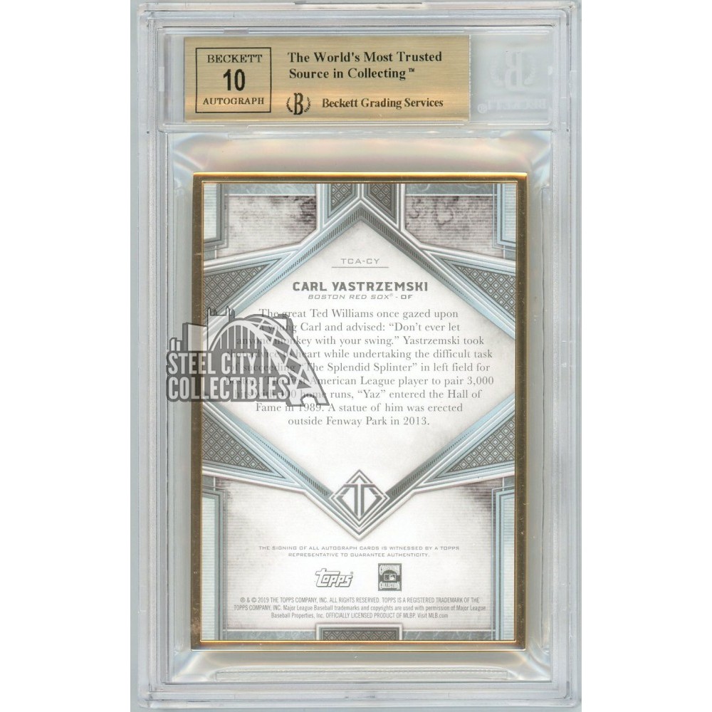 Carl Yastrzemski 2019 Topps Transcendent Emerald Autograph Card