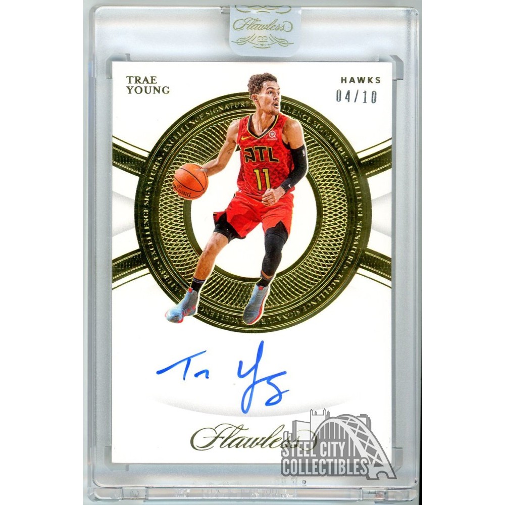 Trae Young 2019-20 Panini Flawless Gold Autograph Card #ES-TYG 04