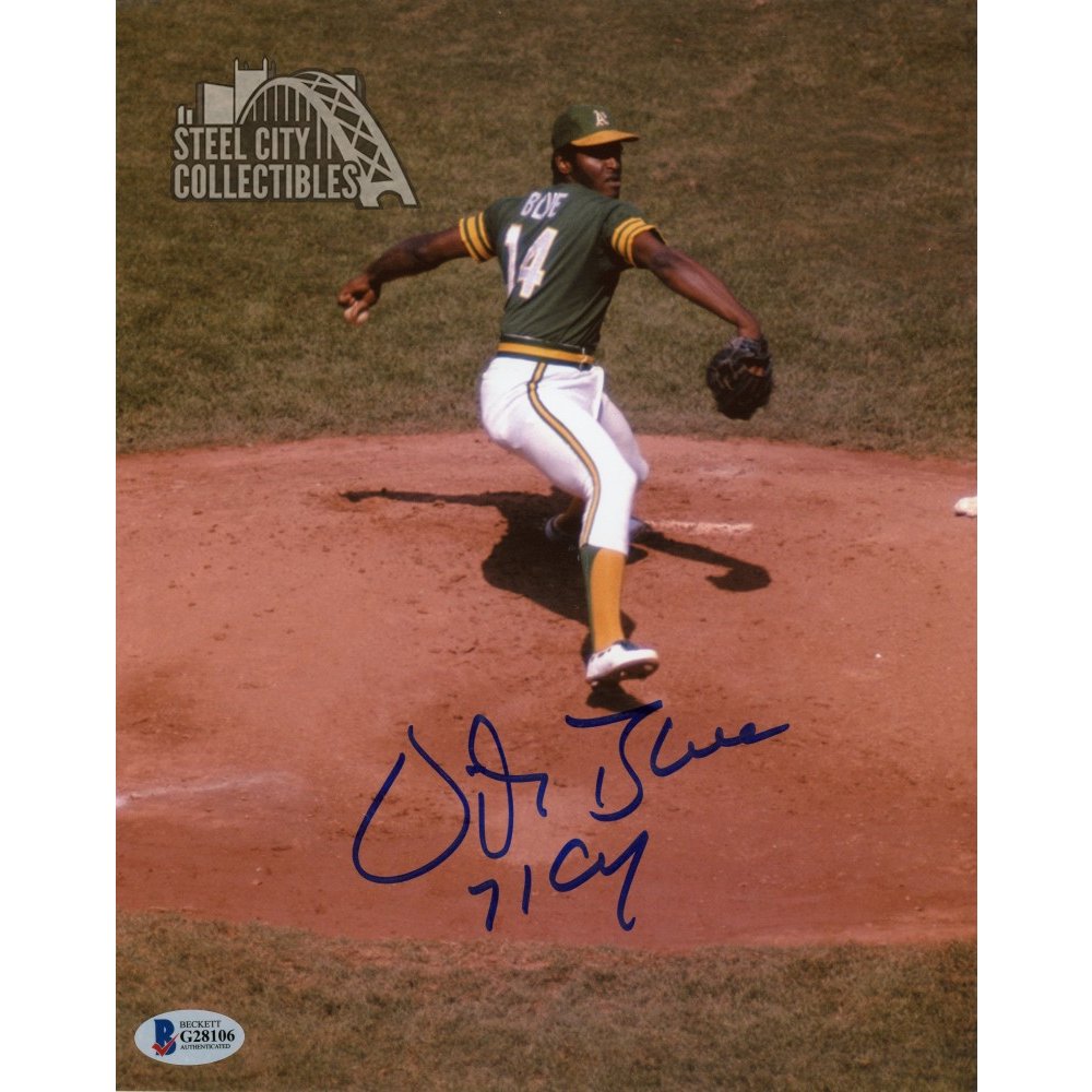 Vida Blue 71 CY Autographed Oakland Athletics 8x10 Photo (Green