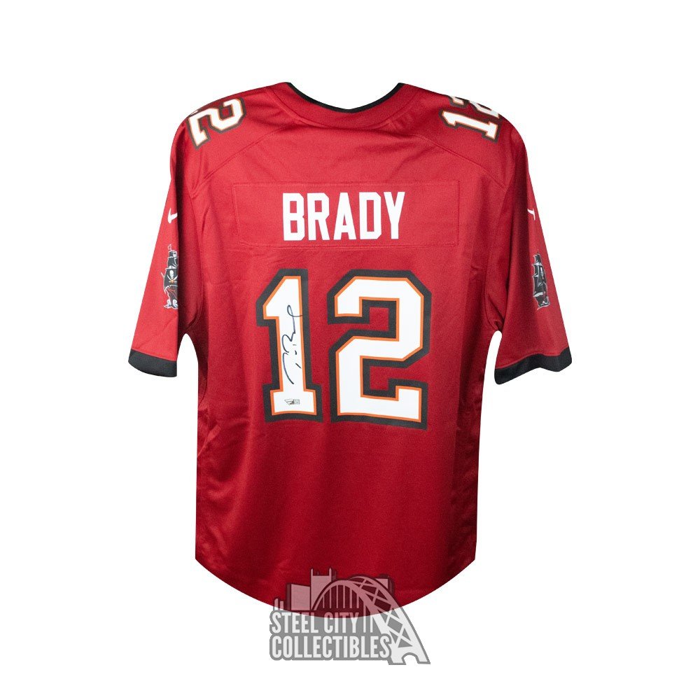 tom brady signed bucs