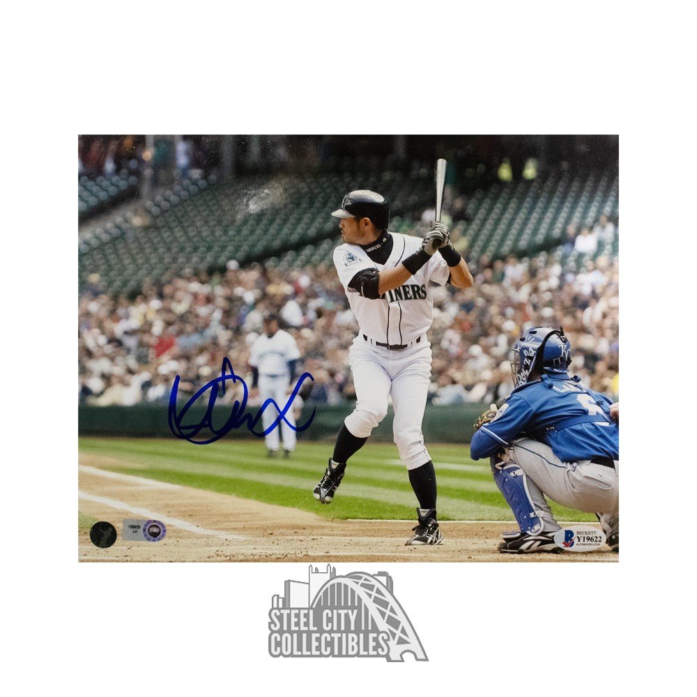 Ichiro Suzuki Autographed Seattle Mariners 8x10 Photo - BAS COA