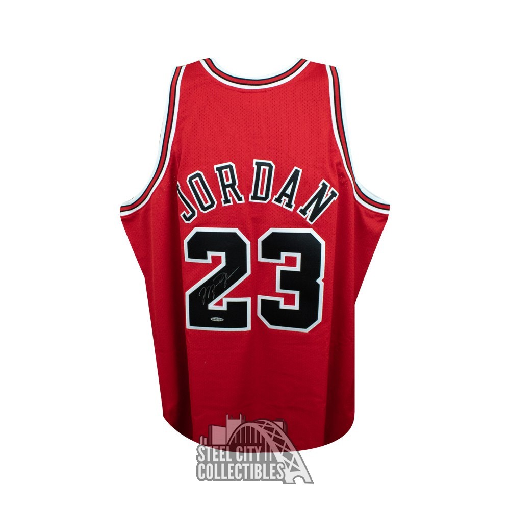 97-98 Official Michael Jordan Mitchell And Ness Hardwood Classic