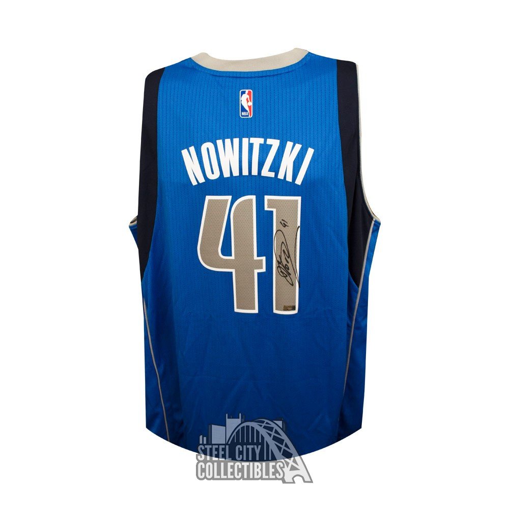 dirk nowitzki autographed jersey