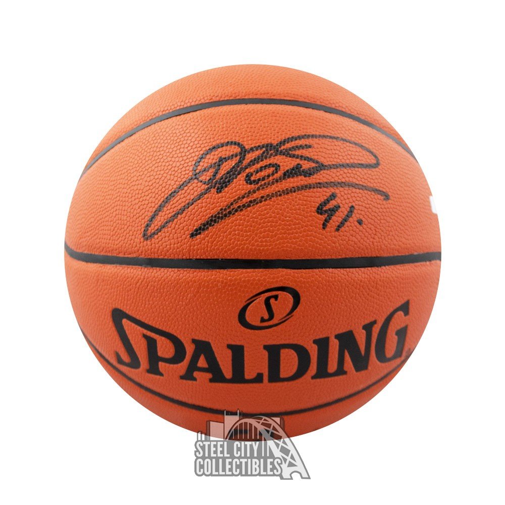 dirk nowitzki autographed basketball