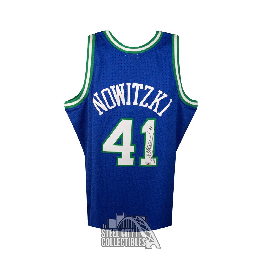 autographed dirk nowitzki jersey