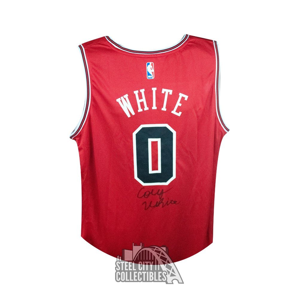 Coby White Autographed Chicago Bulls Fanatics Red Basketball Jersey -  Fanatics