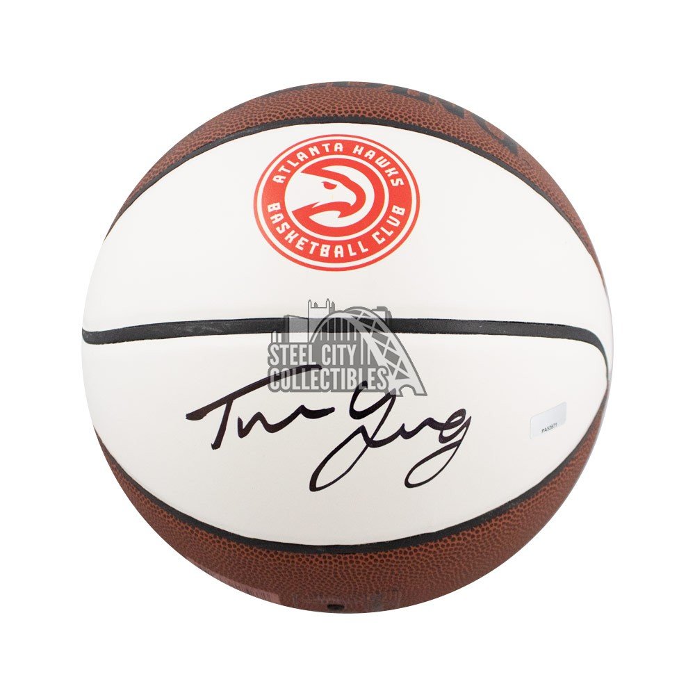 trae young autograph