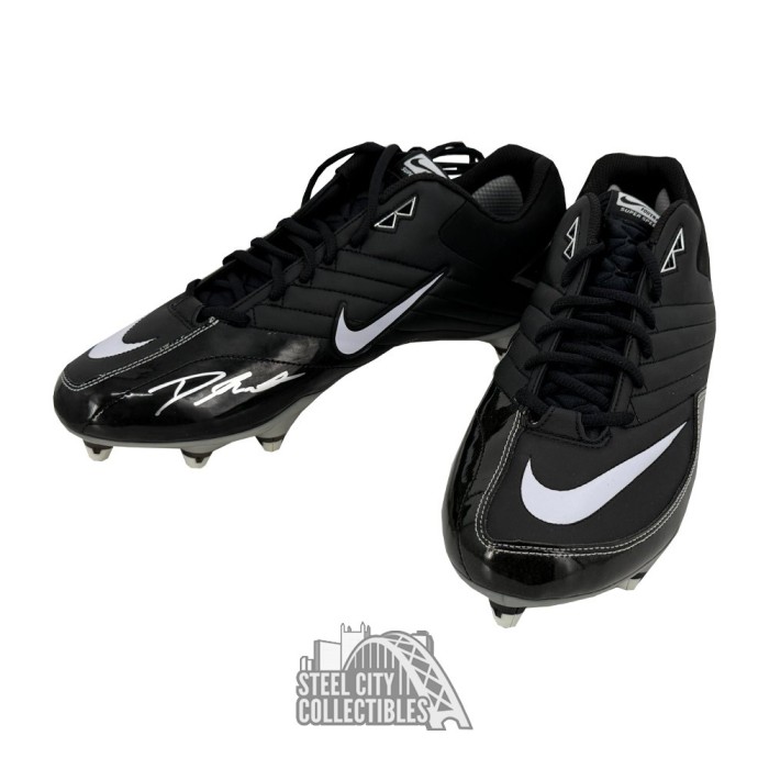 D'Andre Swift Autographed Nike Super Speed Football Cleats