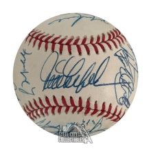 1992 Chicago Cubs Team Ball W/ 19 Sigs Maddux/Sandberg/Dawson- JSA LOA