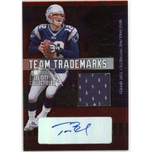 Tom Brady 2004 Leaf Limited Team Trademarks Jersey Autograph Card #TT-46 36/50