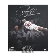 Dennis Rodman Autographed Chicago 16x20 Basketball Photo - BAS (Diving)