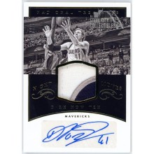 Dirk Nowitzki 2014-15 Panini NT Night Moves Patch Autograph Card #NM-DN 07/10