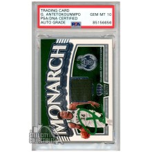 Giannis Antetokounmpo 2022-23 Panini Crown Royale Monarch Autograph Jersey Card #MM-GNA PSA/DNA 10 (Green)