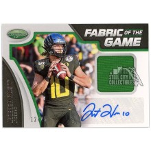 Justin Herbert 2020 Panini Chronicles Draft Picks Certified Fabric of the Game Rookie Jersey Autograph Card #4 12/25