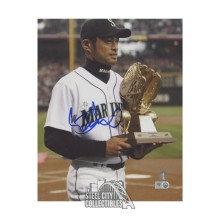 Ichiro Suzuki Autographed Seattle Mariners 8x10 Photo - MLB (Gold Glove)