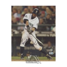 Ichiro Suzuki Autographed Seattle Mariners 8x10 Photo - MLB (Swinging)