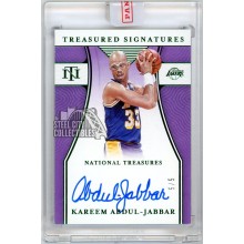 Kareem Abdul-Jabbar 2021-22 Panini National Treasures Treasured Green Autograph Card #TS-KAJ 5/5