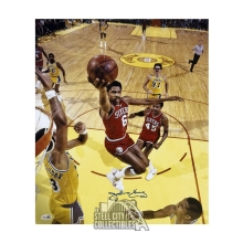 Julius Erving Autographed Philadelphia 76ers 16x20 Photo - JSA (Layup)