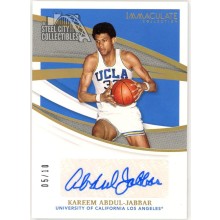Kareem Abdul-Jabbar 2020-21 Panini Immaculate Collegiate Holo Gold Auto 05/10
