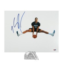 Karl-Anthony Towns Autographed Minnesota 11x14 Basketball Photo - PSA/DNA
