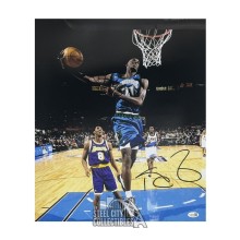 Kevin Garnett Autographed Minnesota Timberwolves 16x20 Basketball Photo - JSA (Black Ink)