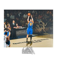Klay Thompson Autographed Golden State 11x14 Basketball Photo - PSA/DNA (Jump Shot)