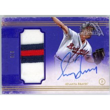 Greg Maddux 2017 Topps Definitive Purple Patch Autograph Card #DCAR-GM 3/3