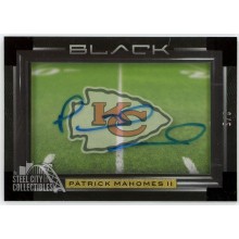 Patrick Mahomes 2021 Panini Black Shadowbox Autograph Card #SSJ-PM 2/5