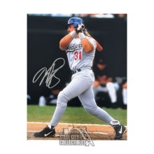Mike Piazza Autographed Los Angeles Dodgers 11x14 Photo - PSA/DNA (Follow Through)
