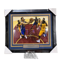 Stephen Curry Autographed Golden State Framed 16x20 Basketball Photo - BAS