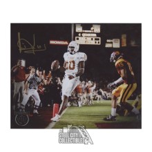 Vince Young Autographed Texas Longhorns 8x10 Football Photo - Panini VIP