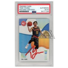 Trae Young 2018-19 Panini Status Autograph RC Card #192 PSA/DNA (Red)