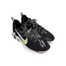 Giannis Antetokounmpo Autographed Nike Black and White Basketball Shoes - BAS
