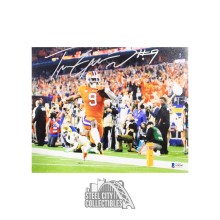 Travis Etienne Autographed Clemson Tigers 8x10 Photo - BAS COA (Silver Ink, Scoring)