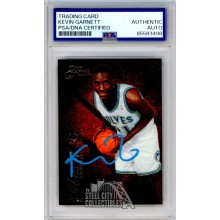 Kevin Garnett 1995-96 Flair Autograph Rookie Card #R-2 PSA/DNA (Light Blue)