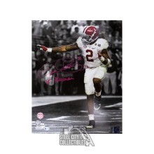 Derrick Henry 15 Heisman Autographed Alabama 16x20 Photo - BAS COA ( Red Ink, B&W Background)