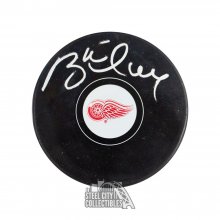 Brett Hull Autographed Detroit Red Wings Hockey Puck - PSA/DNA (A)
