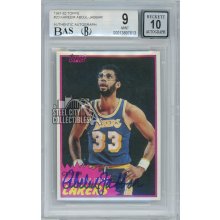 Kareem Abdul-Jabbar 1981-82 Topps Autographed Card #20 BGS 9 BAS 10