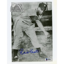 Robert Scott Autographed Photo - Beckett COA (B&W)